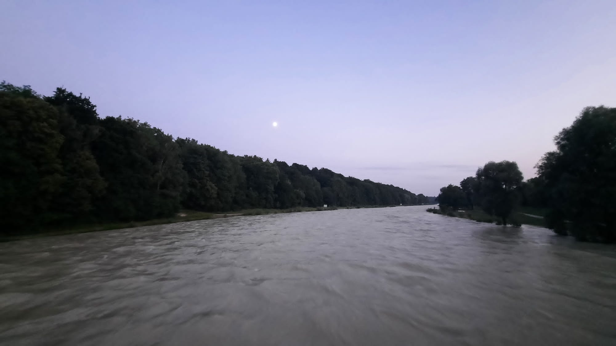 Elsőfokú árvízriasztással figyelmeztetnek a hidrológusok