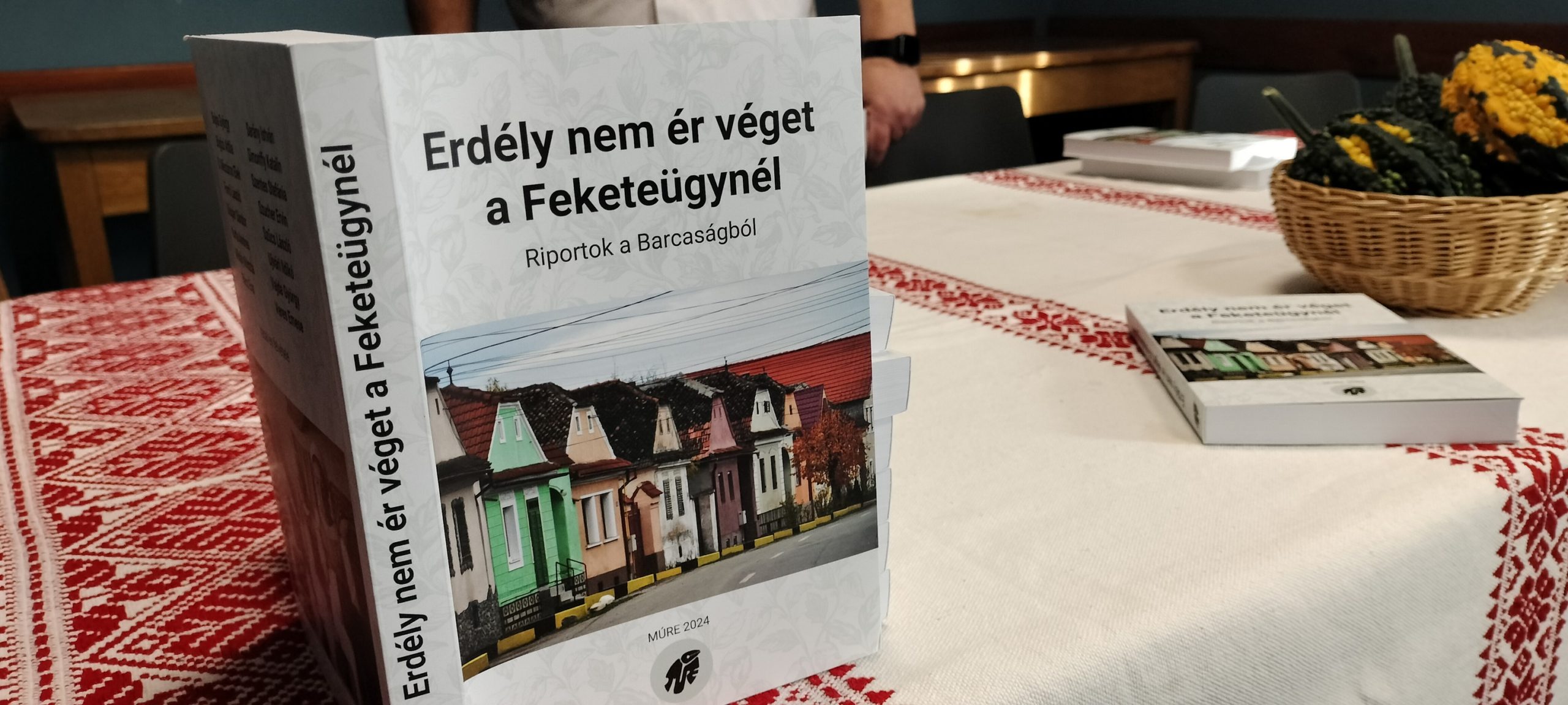 Két riportkötet egy hónap alatt